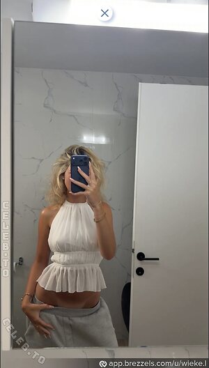 Wieke Nude Leaked Photo #46