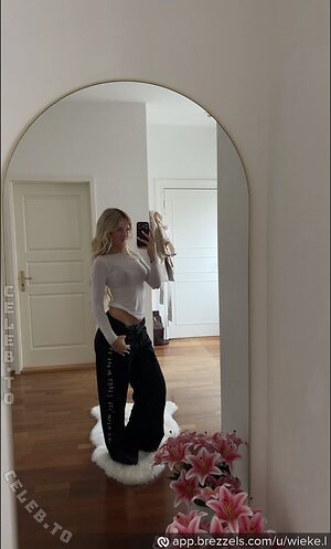 Wieke photo