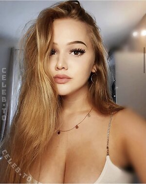 xophelianr Nude Leaked Photo #24