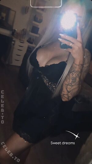 xoxoangelina Nude Leaked Photo #38