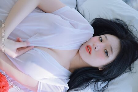 Yeonwoo Lee Nude Leaked Photo #303