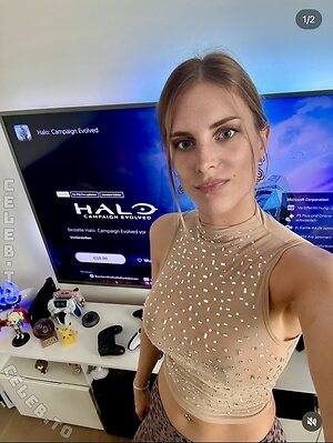 Yve.gaming Nude Leaked Photo #11