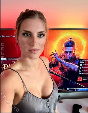 Yve.gaming Nude Leaked Photo #115