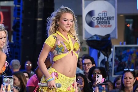Zara Larsson Nude Leaked Photo #103