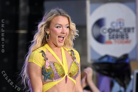 Zara Larsson Nude Leaked Photo #109