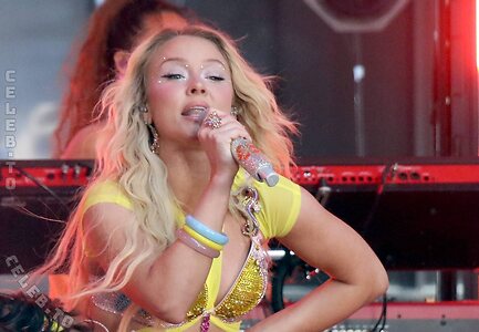 Zara Larsson Nude Leaked Photo #110