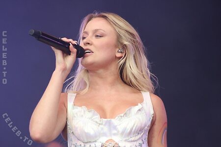 Zara Larsson Nude Leaked Photo #142