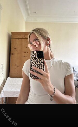 Zarah Ellen Nude Leaked Photo #16