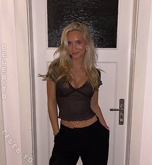 Zarah Ellen Nude Leaked Photo #37