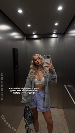 Zclina Nude Leaked Photo #28