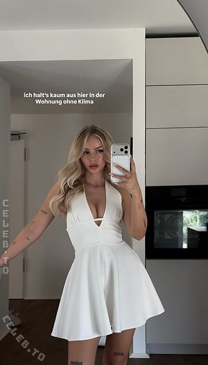 Zclina Nude Leaked Photo #31