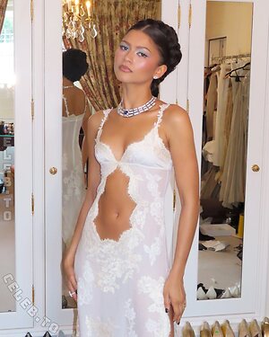 Zendaya Nude Leaked Photo #161