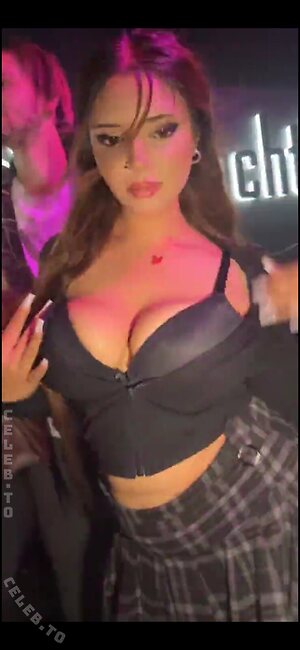 Zilan Pakize Nude Leaked Photo #24