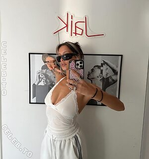 Zoe *333* Nude Leaked Photo #24