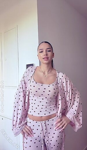 Zoesalg Nude Leaked Photo #94