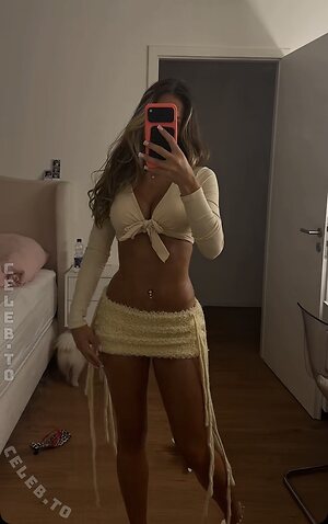 Zoesalg Nude Leaked Photo #138